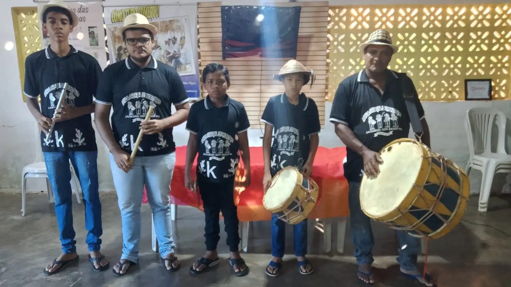 Grupo de músicos da banda Cabaçal dos Monteiros
